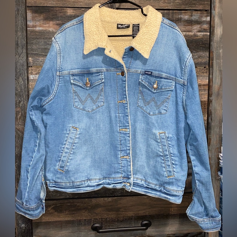 Retro Wrangler Jean Jacket, Size XXL.